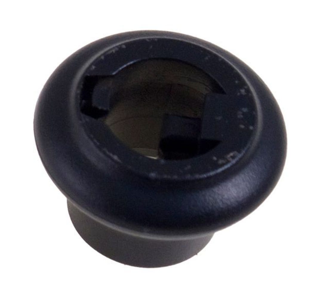 Peruutusvaihteen lukitusnuppi Volvo 240, 260, 262, 740, 760, 780, 940, 960, 1984-92 malleihin — bild 1 av 2