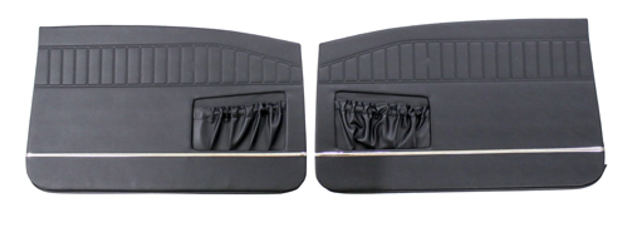 Dørpanel foran med bred kromliste