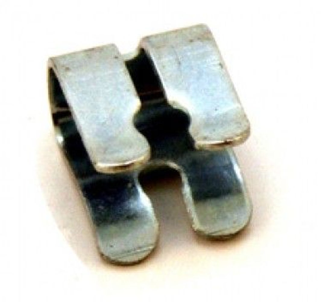 Fastener, Choke cable — bild 1 av 3