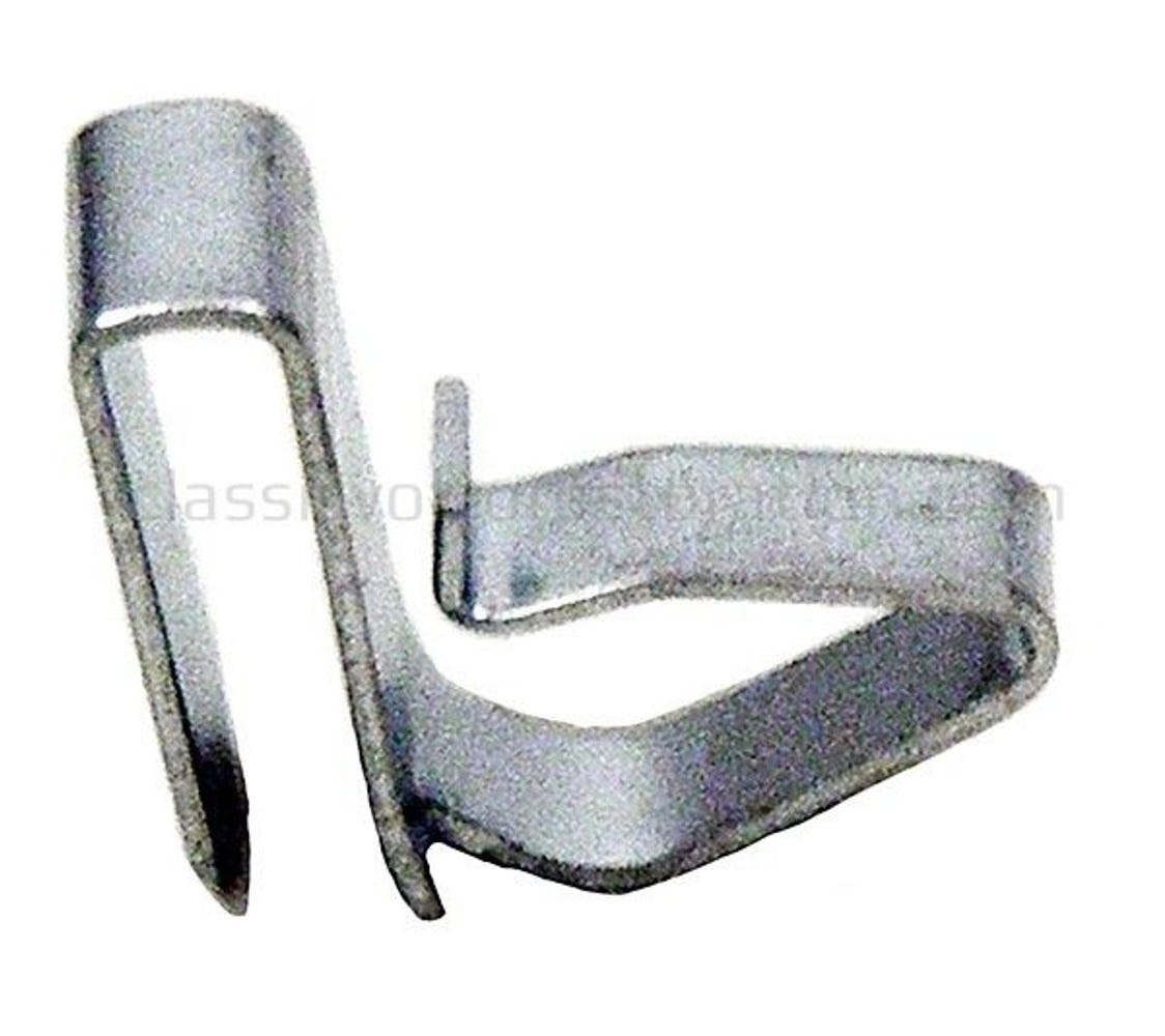 Ovenpaneelin kiinnike Volvo 1800 1961-63:lle