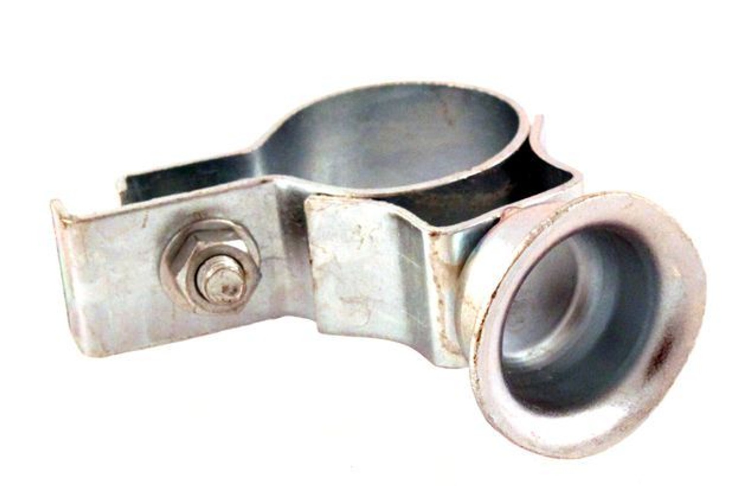 Kiinnike pakoputkisto