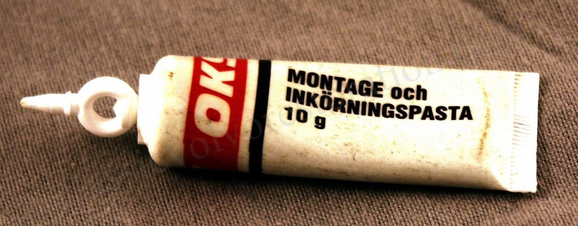 Nokka-akselin ja moottorin tahna 42,5 g / 1,5 oz — bild 1 av 3