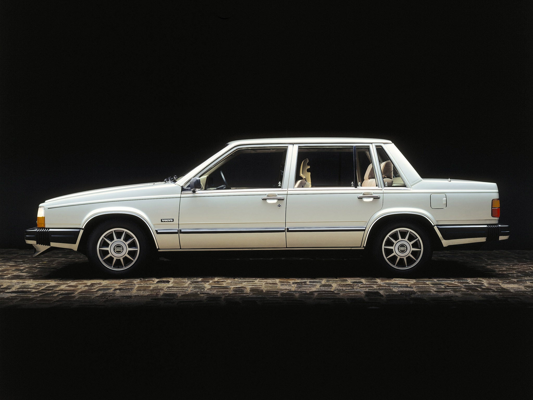 Volvo 760 Sprängskisser