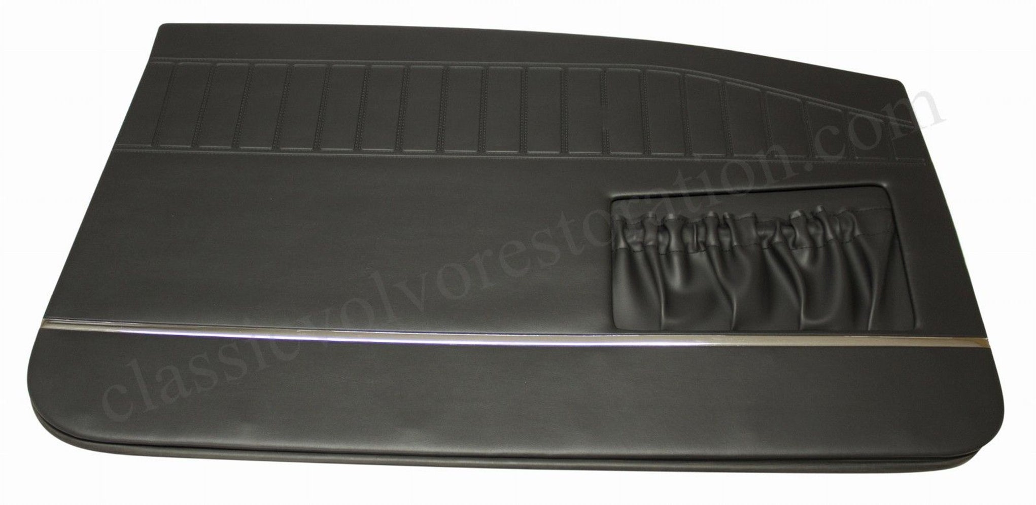 Dørpanel foran med bred kromliste